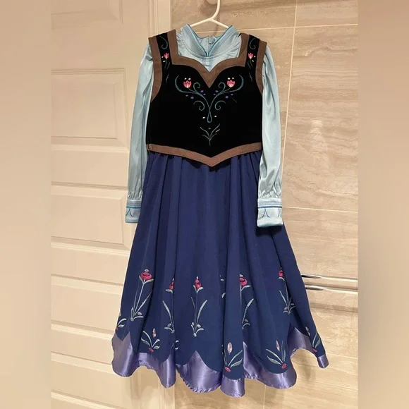 Disney Frozen Anna costume size 6:7